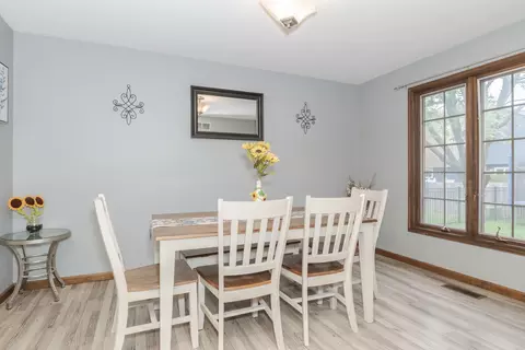Dining - 33 Chiswick Cir, Bloomington, IL 61704 photo 2 of 3