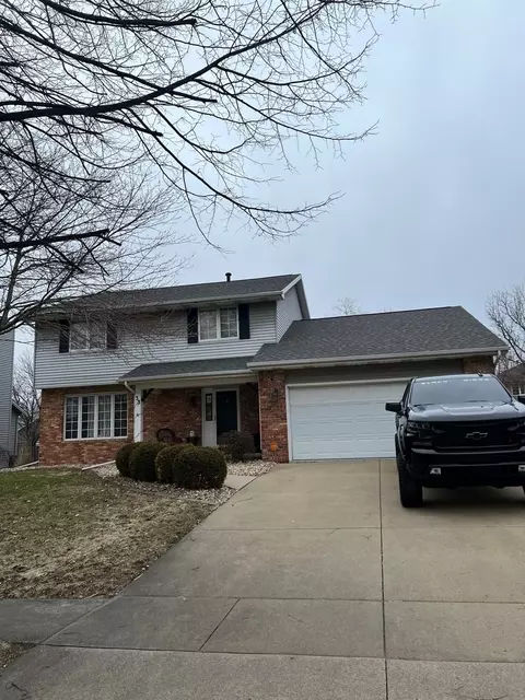 Exterior - 33 Chiswick Cir, Bloomington, IL 61704 photo 7 of 17