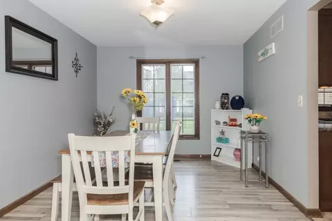 Dining - 33 Chiswick Cir, Bloomington, IL 61704 photo 1 of 3