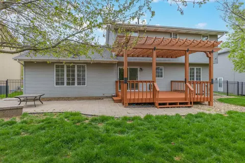 Exterior - 33 Chiswick Cir, Bloomington, IL 61704 photo 13 of 17