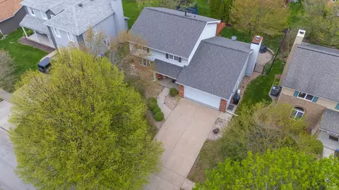 Exterior - 33 Chiswick Cir, Bloomington, IL 61704 photo 2 of 17