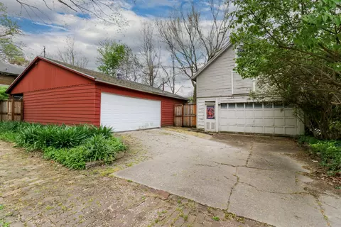 Exterior - 818 E Locust St, Bloomington, IL 61701 photo 10 of 12