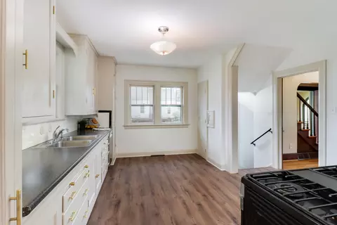 Kitchen - 818 E Locust St, Bloomington, IL 61701 photo 4 of 4