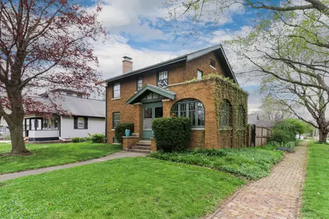 Exterior - 818 E Locust St, Bloomington, IL 61701 photo 2 of 12