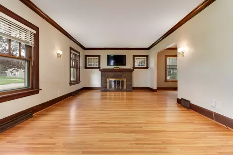 Living - 818 E Locust St, Bloomington, IL 61701 photo 1 of 2