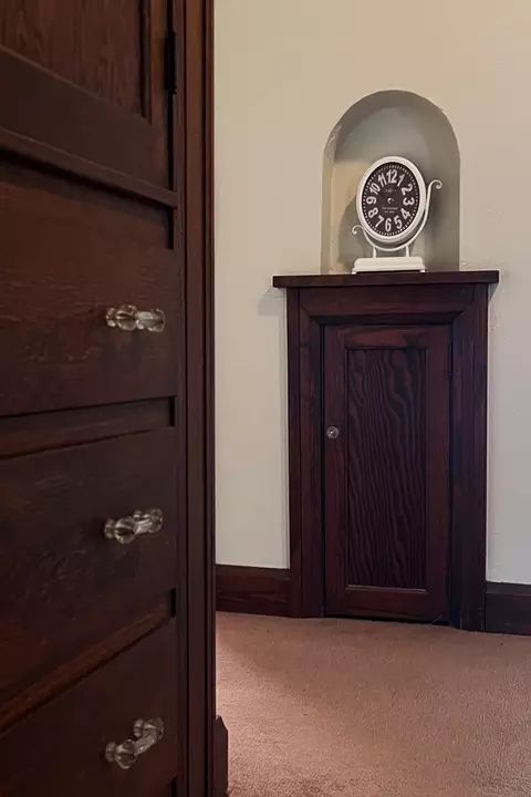 Entry Way - 818 E Locust St, Bloomington, IL 61701 photo 6 of 6