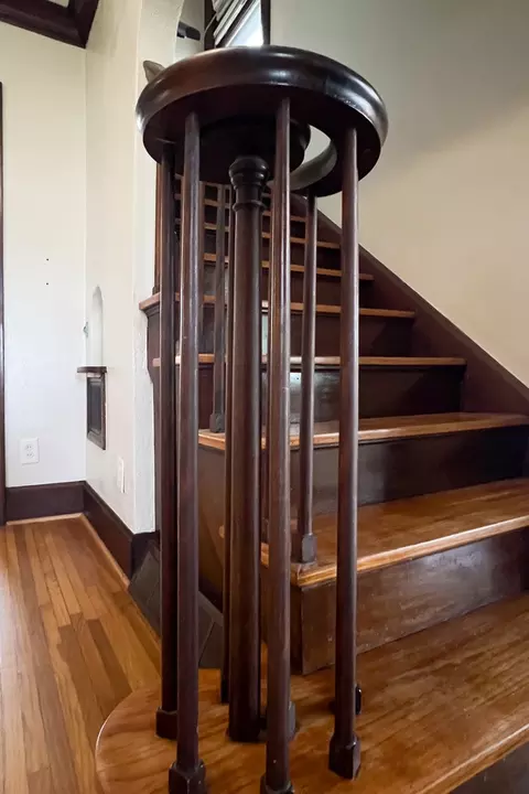 Entry Way - 818 E Locust St, Bloomington, IL 61701 photo 5 of 6