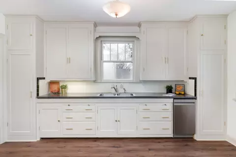 Kitchen - 818 E Locust St, Bloomington, IL 61701 photo 1 of 4