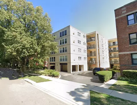 2141 Ridge Ave #4B, Evanston, IL 60201