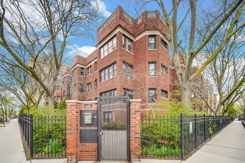 4205 N Sheridan Rd #1, Chicago, IL 60613