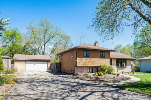 29 W258 Ray Ave, West Chicago, IL 60185