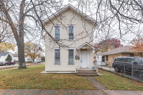 920 Clarke Ave, Waukegan, IL 60085