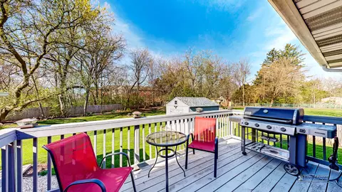 Exterior - 341 Cornell Ln, Algonquin, IL 60102 photo 8 of 18
