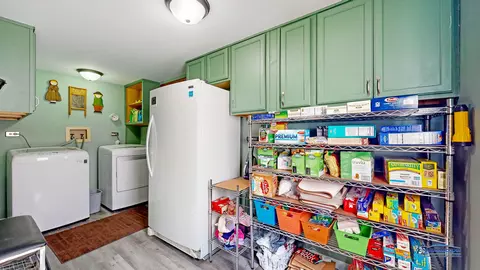 Kitchen - 341 Cornell Ln, Algonquin, IL 60102 photo 4 of 4