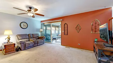 Living - 341 Cornell Ln, Algonquin, IL 60102 photo 3 of 6