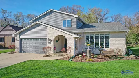 Exterior - 341 Cornell Ln, Algonquin, IL 60102 photo 17 of 18