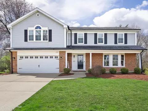 435 Whipple Ln, Westmont, IL 60559