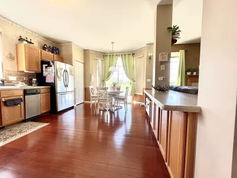 Dining - 140 Dallas Dr, Bartlett, IL 60103 photo 1 of 2