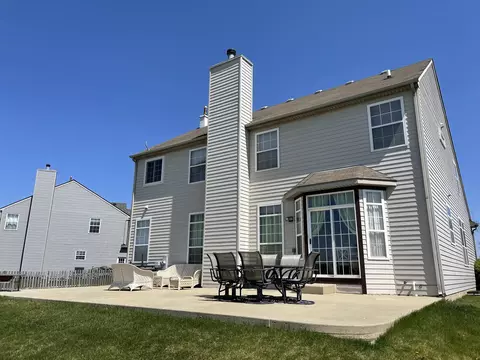 Exterior - 140 Dallas Dr, Bartlett, IL 60103 photo 2 of 3