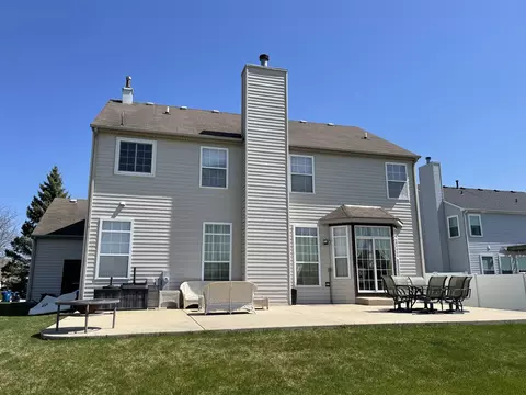 Exterior - 140 Dallas Dr, Bartlett, IL 60103 photo 3 of 3
