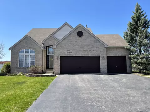 140 Dallas Dr, Bartlett, IL 60103