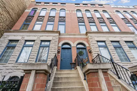 364 W Huron St #B, Chicago, IL 60654