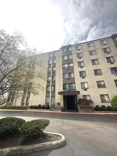 9740 S Pulaski Rd #410, Oak Lawn, IL 60453