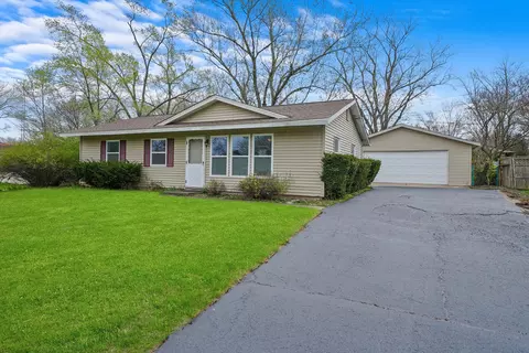 Exterior - 2219 Manor Ln, Mchenry, IL 60051 photo 4 of 10