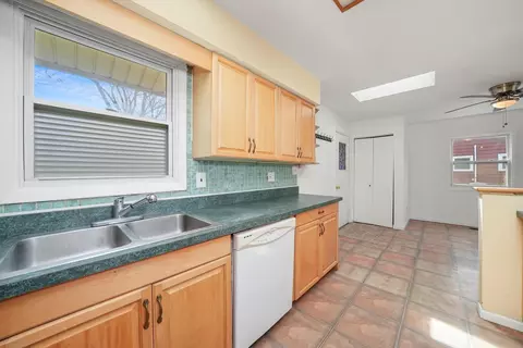 Kitchen - 2219 Manor Ln, Mchenry, IL 60051 photo 8 of 8