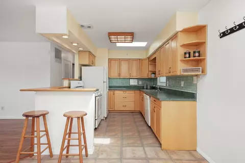 Kitchen - 2219 Manor Ln, Mchenry, IL 60051 photo 3 of 8