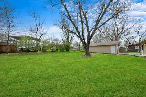 Exterior - 2219 Manor Ln, Mchenry, IL 60051 photo 9 of 10