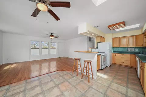 Kitchen - 2219 Manor Ln, Mchenry, IL 60051 photo 2 of 8