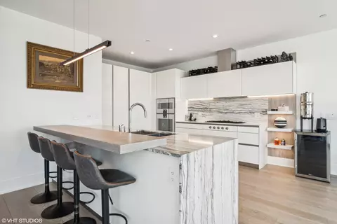 Kitchen - 363 E Wacker Dr #3804, Chicago, IL 60601 photo 2 of 2
