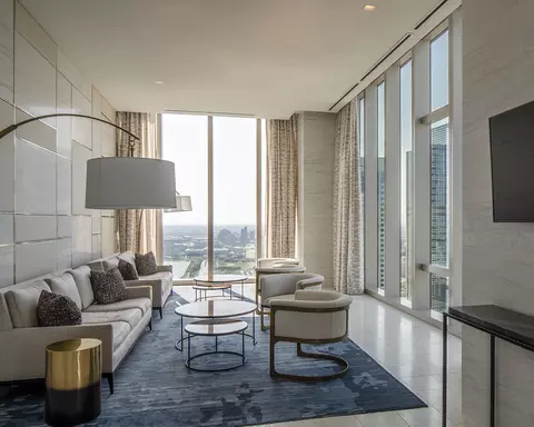 Living - 363 E Wacker Dr #3804, Chicago, IL 60601 photo 2 of 3