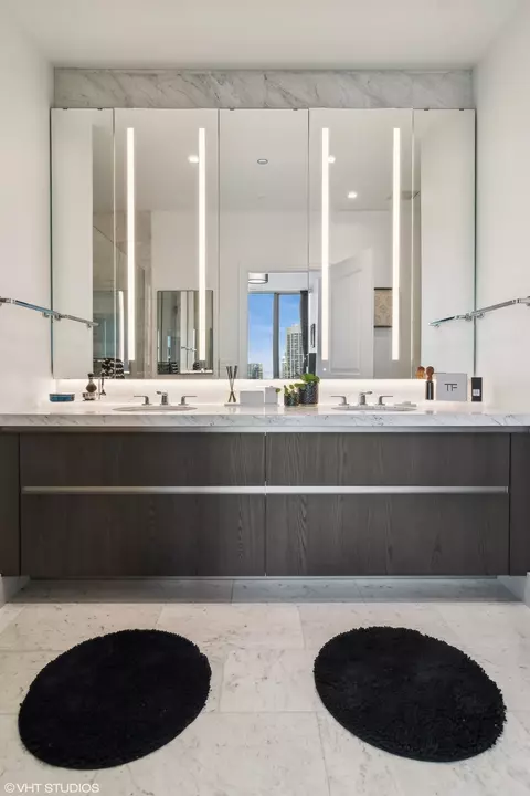 Bath - 363 E Wacker Dr #3804, Chicago, IL 60601 photo 1 of 3