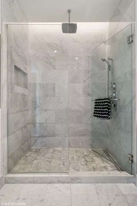 Bath - 363 E Wacker Dr #3804, Chicago, IL 60601 photo 2 of 3