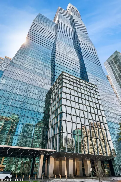 363 E Wacker Dr #3804, Chicago, IL 60601
