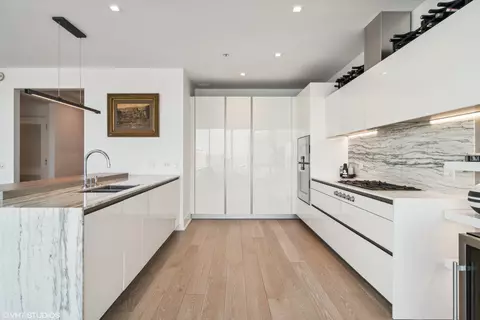 Kitchen - 363 E Wacker Dr #3804, Chicago, IL 60601 photo 1 of 2