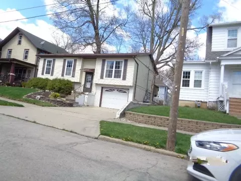 26 E Wayne St, Freeport, IL 61032 photo 3