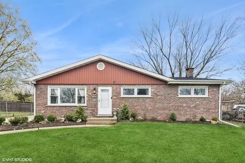 17 W505 Schiller St, Villa Park, IL 60181