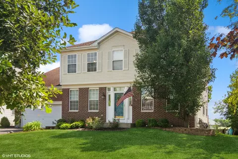 1040 Cormar Dr, Lake Zurich, IL 60047
