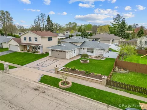1378 Borden Dr, Elgin, IL 60120