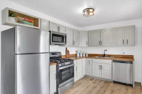 Kitchen - 3101 York Dr, Champaign, IL 61821 photo 2 of 5