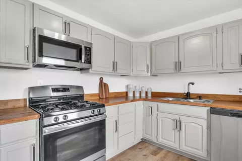 Kitchen - 3101 York Dr, Champaign, IL 61821 photo 5 of 5