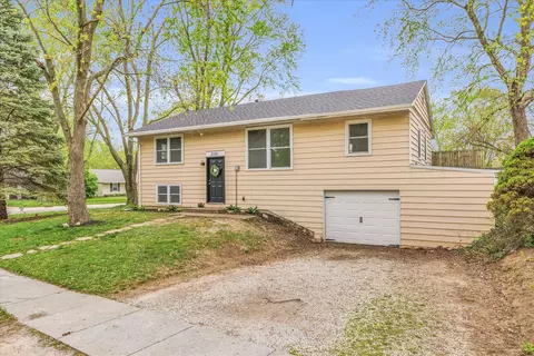 3101 York Dr, Champaign, IL 61821