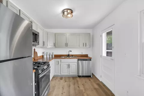 Kitchen - 3101 York Dr, Champaign, IL 61821 photo 3 of 5