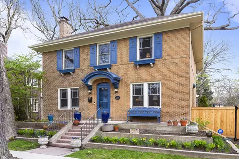 2515 Sherman Ave, Evanston, IL 60201