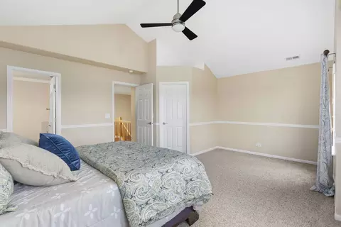 Bedroom - 1253 Tamarack Dr, Bartlett, IL 60103 photo 3 of 3