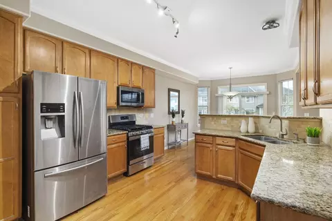 Kitchen - 1253 Tamarack Dr, Bartlett, IL 60103 photo 3 of 3