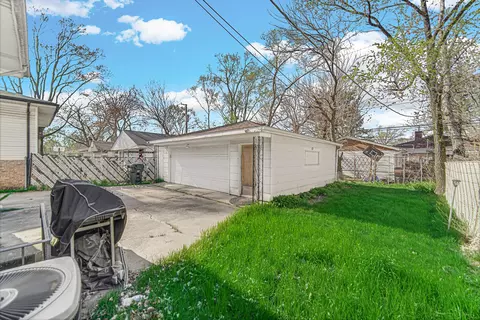 Exterior - 1444 E 146th St, Dolton, IL 60419 photo 3 of 5